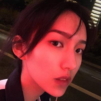 女生霸气头像红色系高清图片