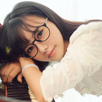 美女戴眼镜图片头像