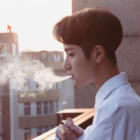 又冷漠又帅气又好看的男生头像图片