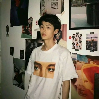 男生成熟简单气质头像图片