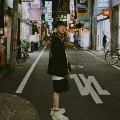 男生成熟简单气质头像图片