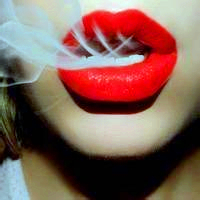 红色qq女生头像图片