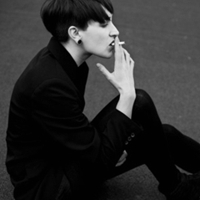 qq头像灰色伤感男生图片