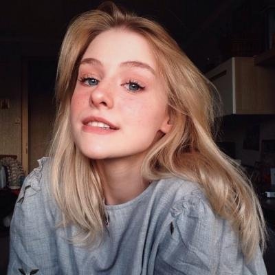 2025欧美女头流行图片