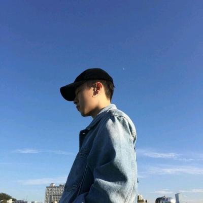 阳光唯美意境微信男头像图片