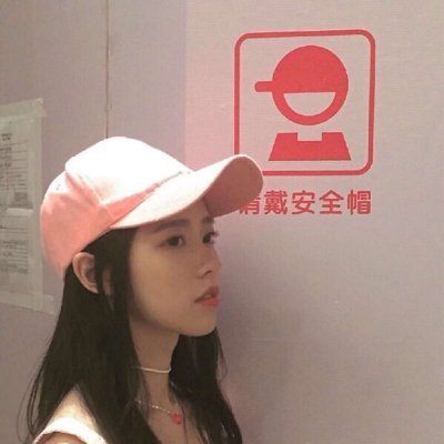 戴帽子女生高冷头像侧脸图片