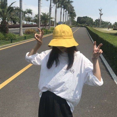 戴帽子女生高冷头像侧脸图片