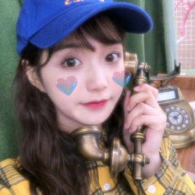 戴帽子女生高冷头像侧脸图片