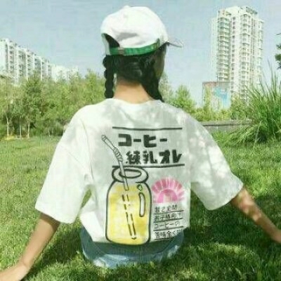 最好看的头像女生侧面或背影图片