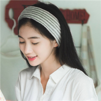 两张情侣头像不明显一男一女图片