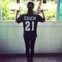 女生穿数字球衣的头像图片
