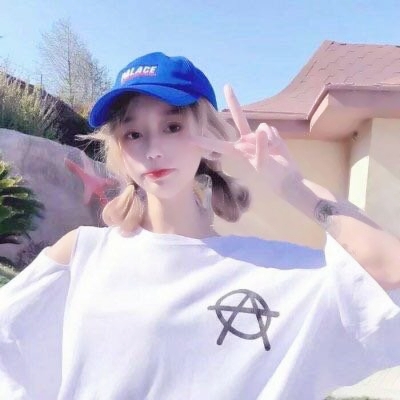 单人闺头两人一人一张图片