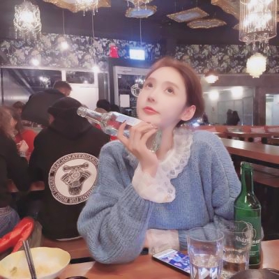 女生头像丧黑叛逆抽烟喝酒图片