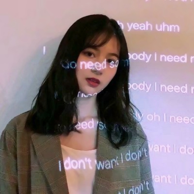 单人闺头两人一人一张图片