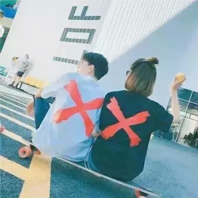 异性闺蜜头像两张一男一女图片