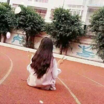 最好看的头像女生侧面或背影图片