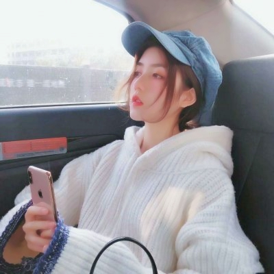 单人闺头两人一人一张图片
