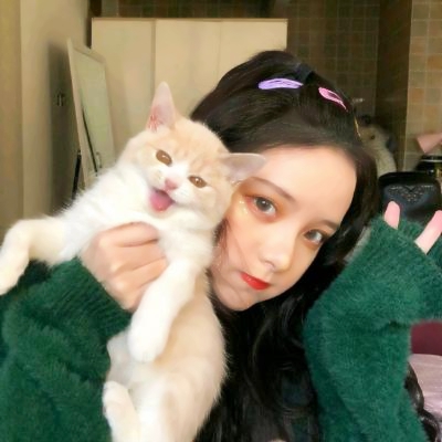 2025女生时尚可爱微信头像图片