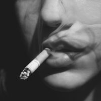 抽烟头像女生霸气欧美图片