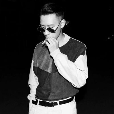 男生黑白霸气微信头像侧脸伤感图片