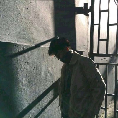 高清真人头像男微博图片