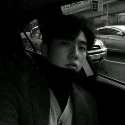 高清真人头像男微博图片
