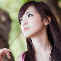 女生一个人仰望天空头像图片
