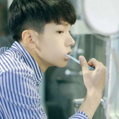 网图男生小奶狗头像真人自拍