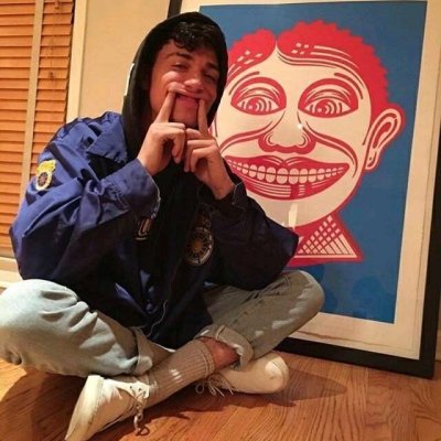 高清真人头像男微博图片