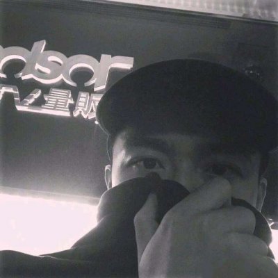 高清真人头像男微博图片