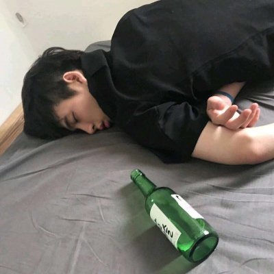 高清真人头像男微博图片
