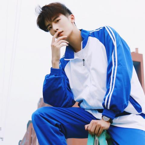 男生头像帅气图片小清新