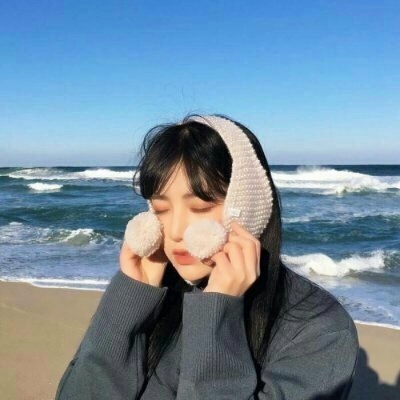 美女头像成熟气质干净