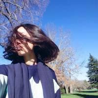 女生一个人仰望天空头像图片