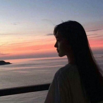 时尚图片头像女生气质背影