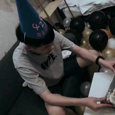 暗色情头两张高清图片