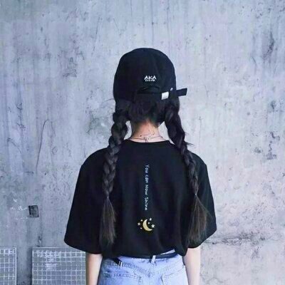 时尚图片头像女生气质背影