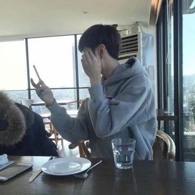网图男生头像侧脸背影帅气