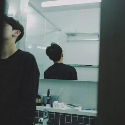 网图男生头像侧脸背影帅气