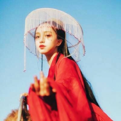 女生红色古风头像超仙