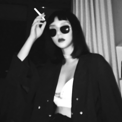 女生高清伤感黑白头像图片