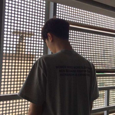 孤单一个人伤感男生背影头像图片