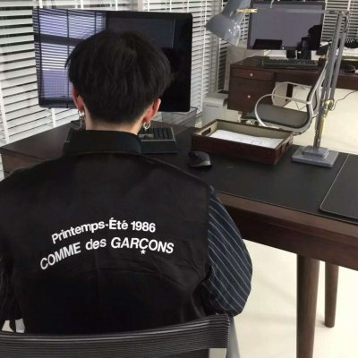 孤单一个人伤感男生背影头像图片