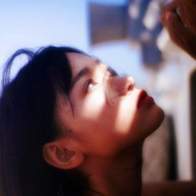 头像女冷漠至极伤感