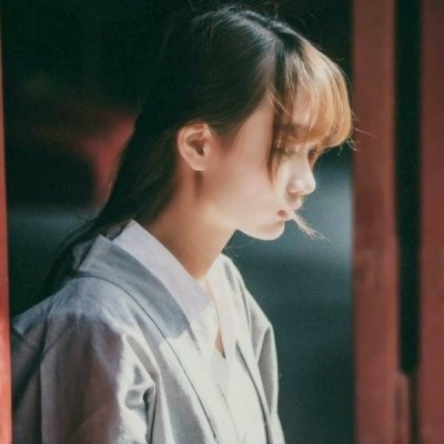 孤独头像女生伤感古风图片
