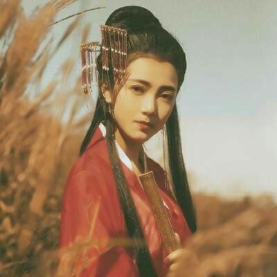 女生红色古风头像超仙