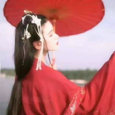 女生红色古风头像超仙