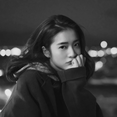 女生高清伤感黑白头像图片
