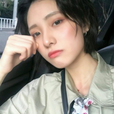 2025年最潮女头图片