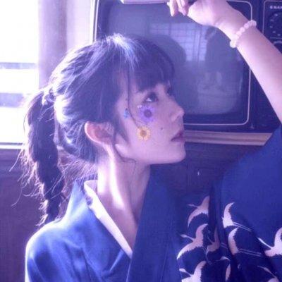 真人女生头像唯美梦幻紫色系